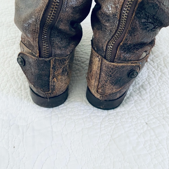 Boots! Frye Distressed Brown Boots. - Picture 4 of 7